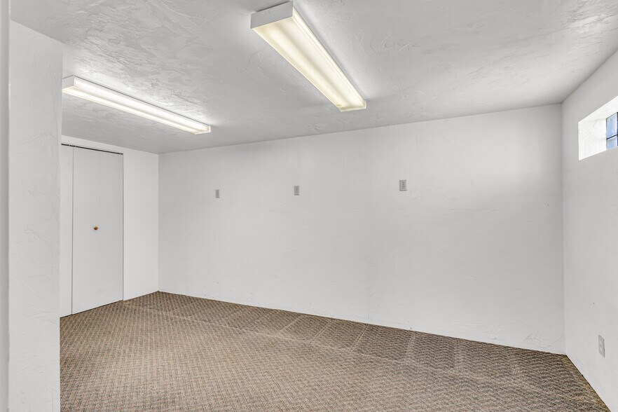 More Photos Of 2901 N Alvernon Way, Tucson Office For Sale