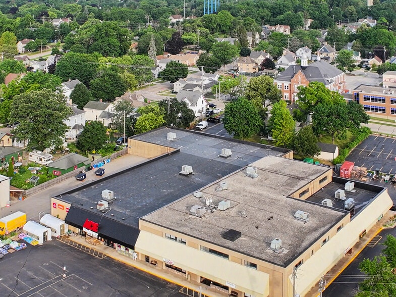 More Photos Of 441 Milwaukee Ave, Burlington Freestanding For Sale