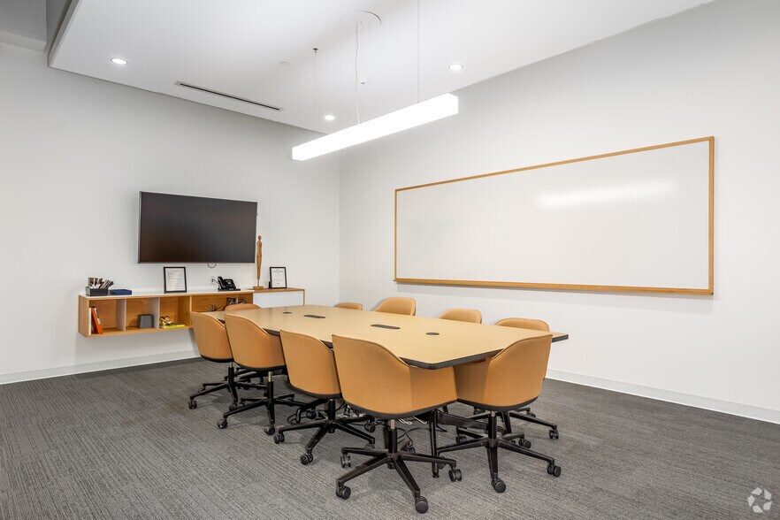 More Photos Of 6600 Chase Oaks Blvd, Plano Coworking Space