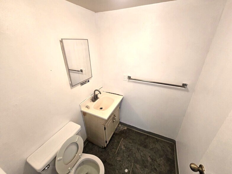 More Photos Of 5800-5820 N University Dr, Fort Lauderdale Storefront Retail Office For Lease