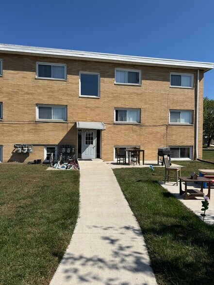 More Photos Of 9620 Farmer Dr, Highland Apartments For Sale