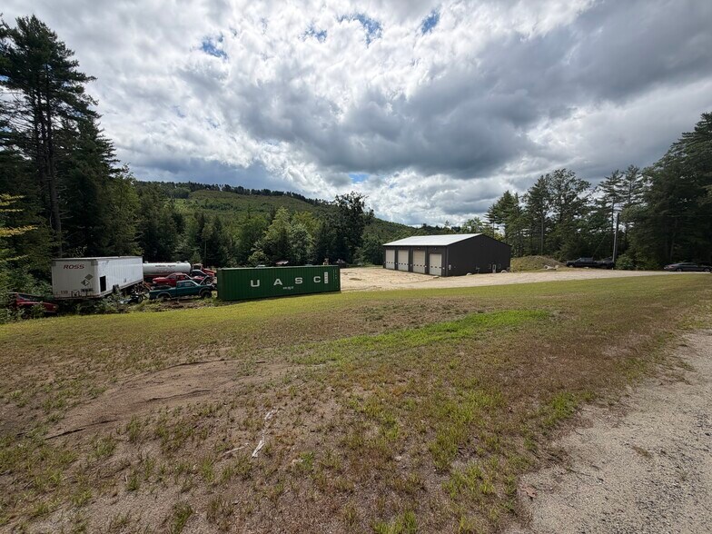 More Photos Of 237 N Bennington Rd, Bennington Flex For Sale