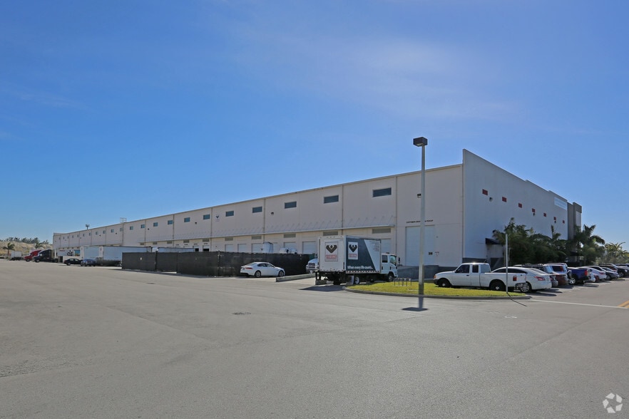 More Photos Of 11255 NW 106th St, Miami Warehouse For Lease