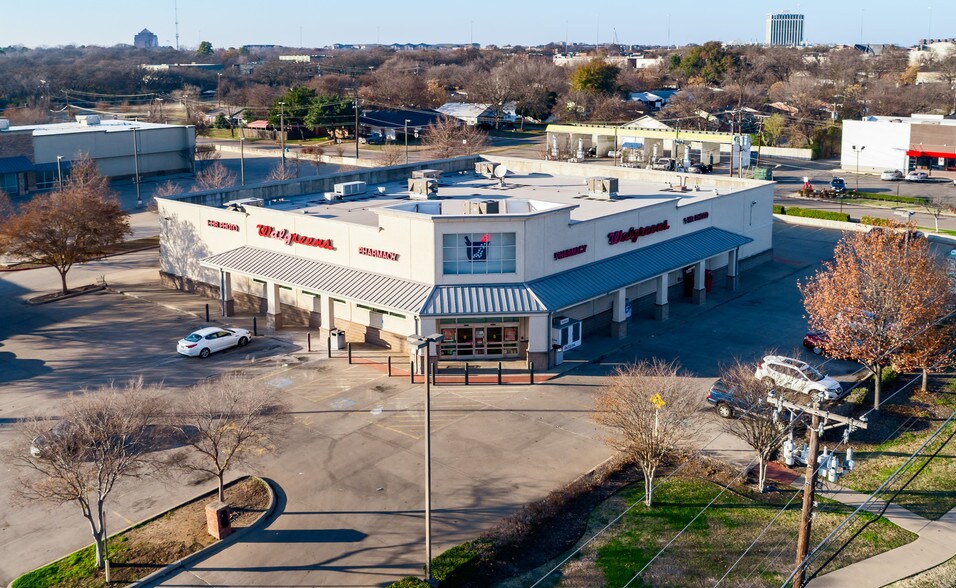 More Photos Of 1020 N Collins St, Arlington Drugstore For Sale