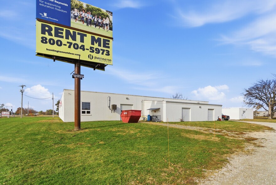 More Photos Of 3050 Wagner Rd, Waterloo Freestanding For Sale