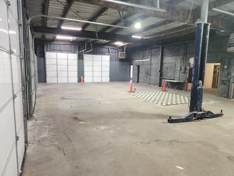 More Photos Of 1301 NW Cache Rd, Lawton Industrial For Lease