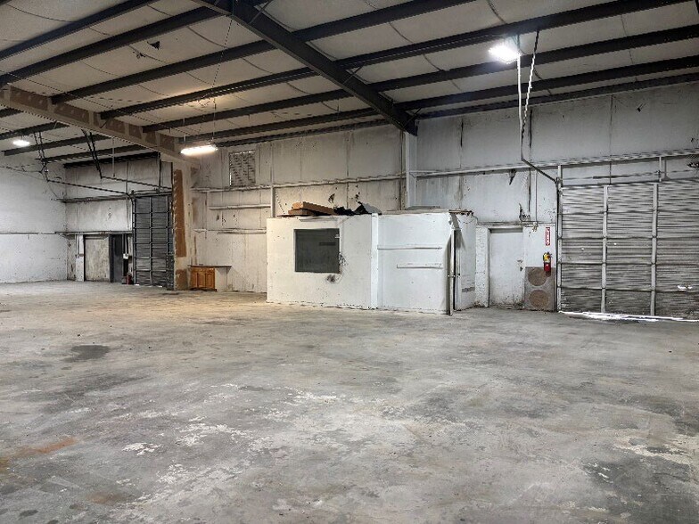 More Photos Of 155 Industrial Way, Fayetteville Distribution For Sale