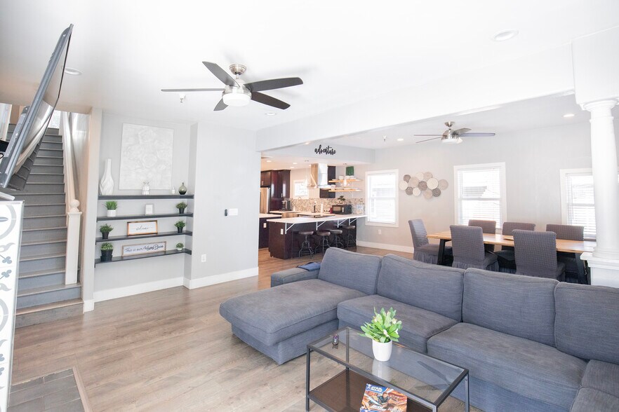More Photos Of 4322 4th Ave, Sacramento Office Residential For Sale