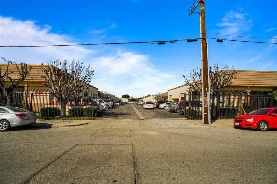 More Photos Of 12455 Branford St, Pacoima Warehouse For Sale