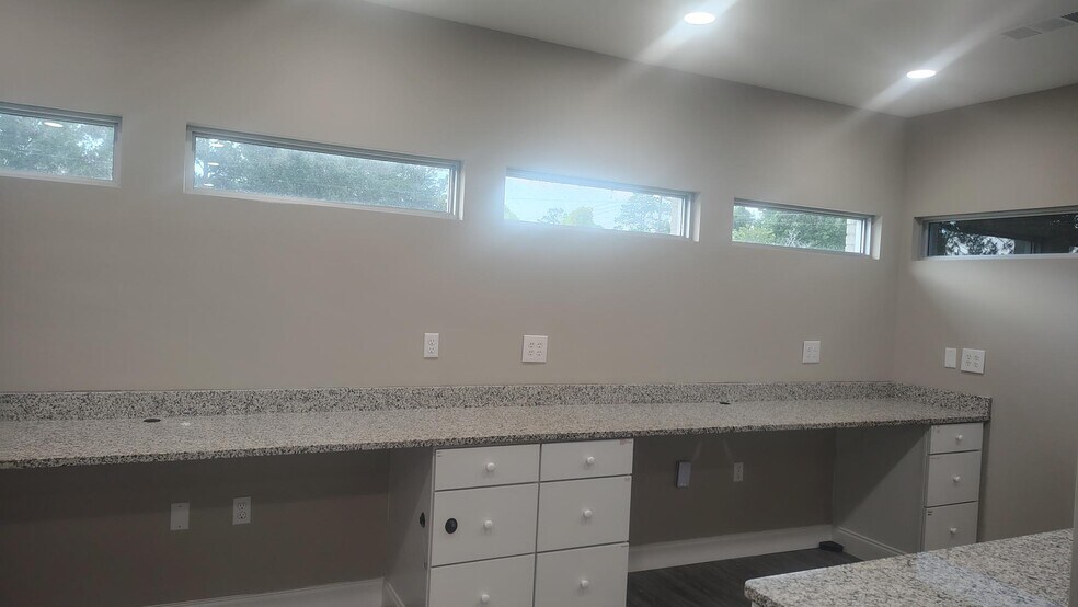 More Photos Of 1027 Keith Dr, Perry Medical For Lease