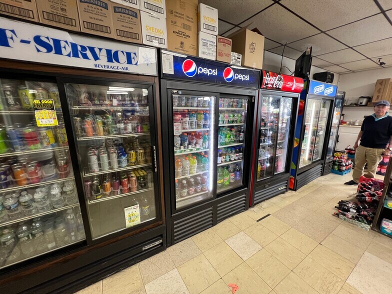 More Photos Of 915 Main St, Holyoke Convenience Store For Sale