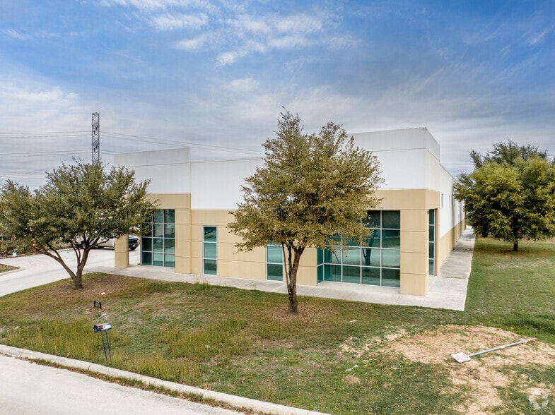 More Photos Of 6700 Guada Coma Dr, Schertz Distribution For Sale