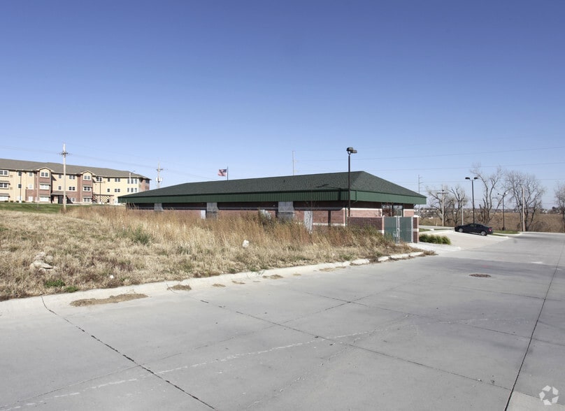 More Photos Of 1910 N 168th St, Omaha General Retail For Lease