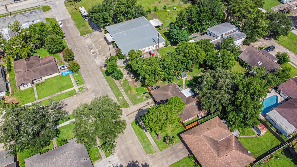 More Photos Of 1407 Blackburn Dr, Pasadena Office For Sale