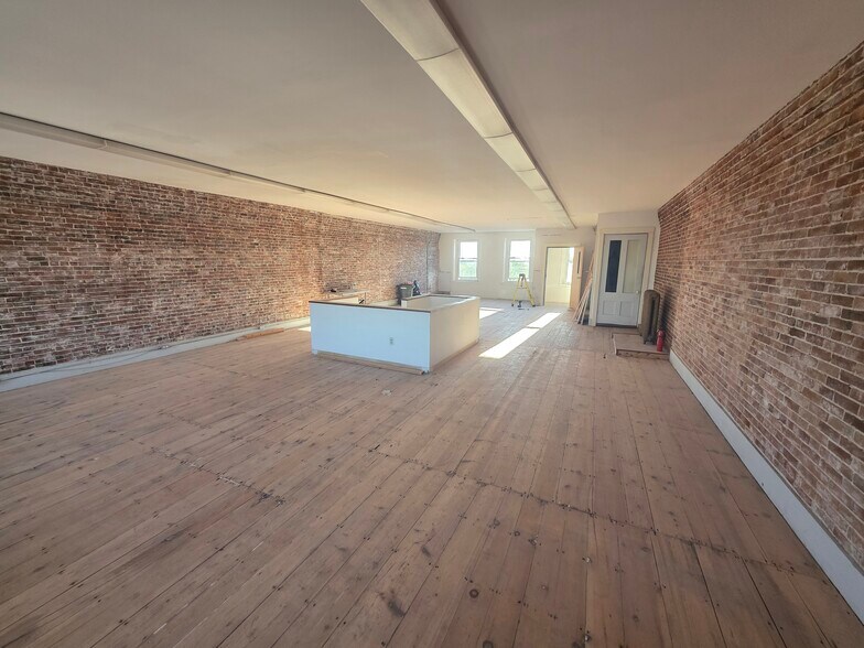 More Photos Of 429 Main St, Rockland Office For Sale