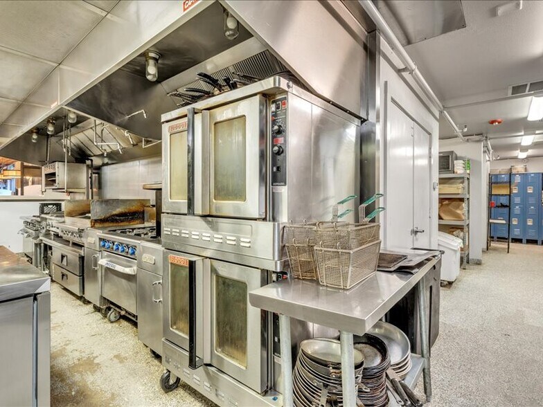 More Photos Of 121 E 2nd Ave, Niwot Restaurant For Lease