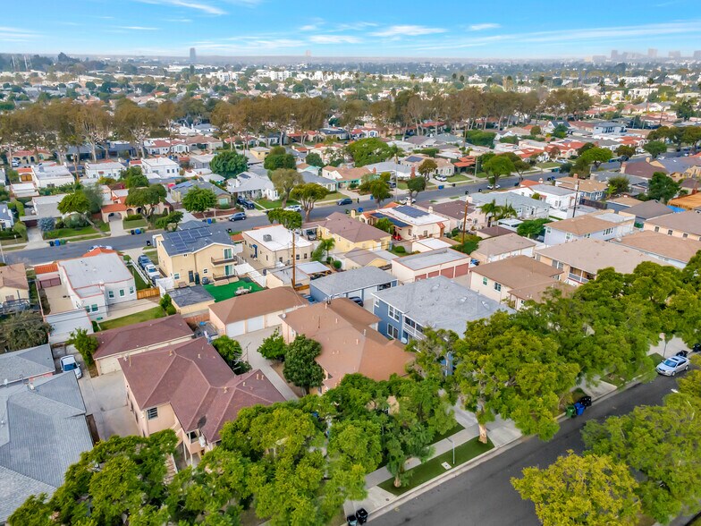 More Photos Of 3725 S Victoria Ave, Los Angeles Multifamily For Sale