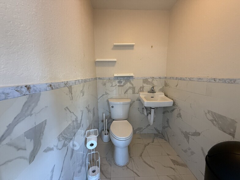 More Photos Of 11300-11354 Wiles Rd, Coral Springs General Retail For Lease