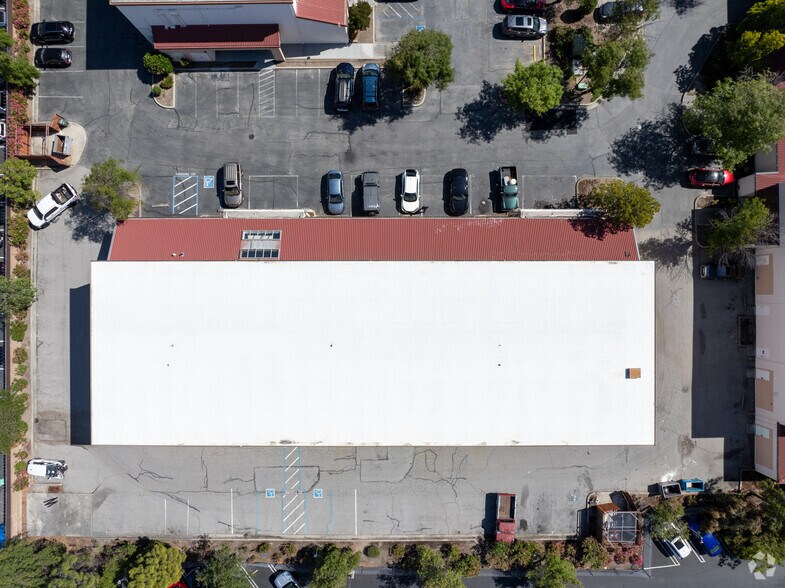 More Photos Of 335 Convention Way, Redwood City Unknown For Lease