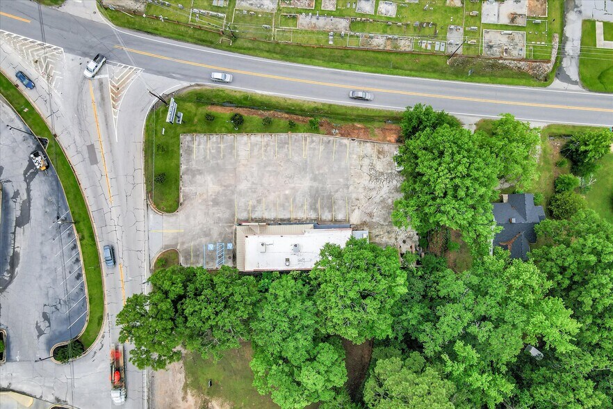 More Photos Of 115 Elm St, Lincolnton Restaurant For Lease