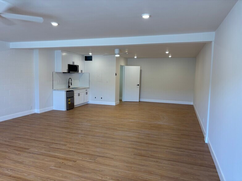 More Photos Of 2810-2832 Canon St, San Diego General Retail For Lease