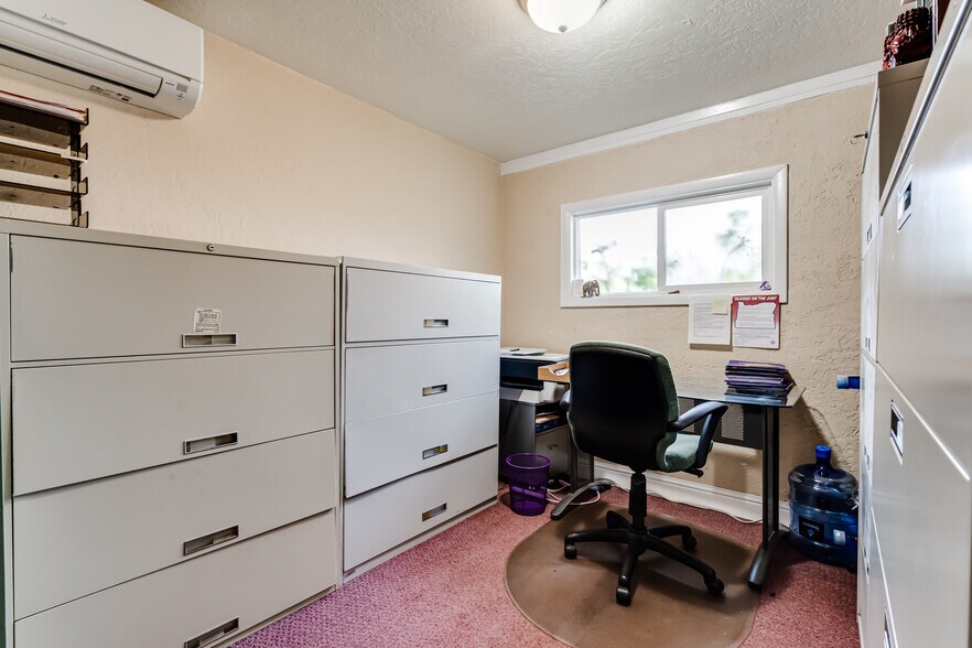 More Photos Of 502 E Whiteaker Ave, Cottage Grove Medical For Sale