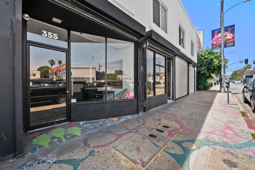More Photos Of 355-359 N Fairfax Ave, Los Angeles Storefront Retail Office For Lease