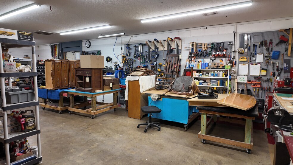 More Photos Of 5467 N Main St, Joplin Freestanding For Sale