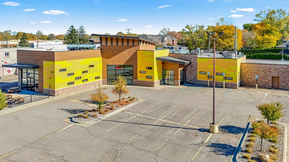 More Photos Of 4924 Rochester Rd, Troy Restaurant For Sale