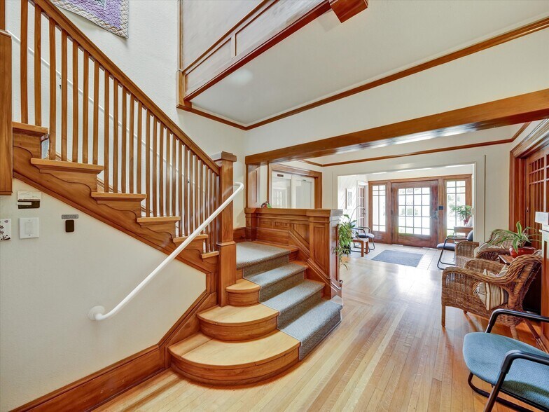 More Photos Of 825 College Ave, Santa Rosa Medical For Lease