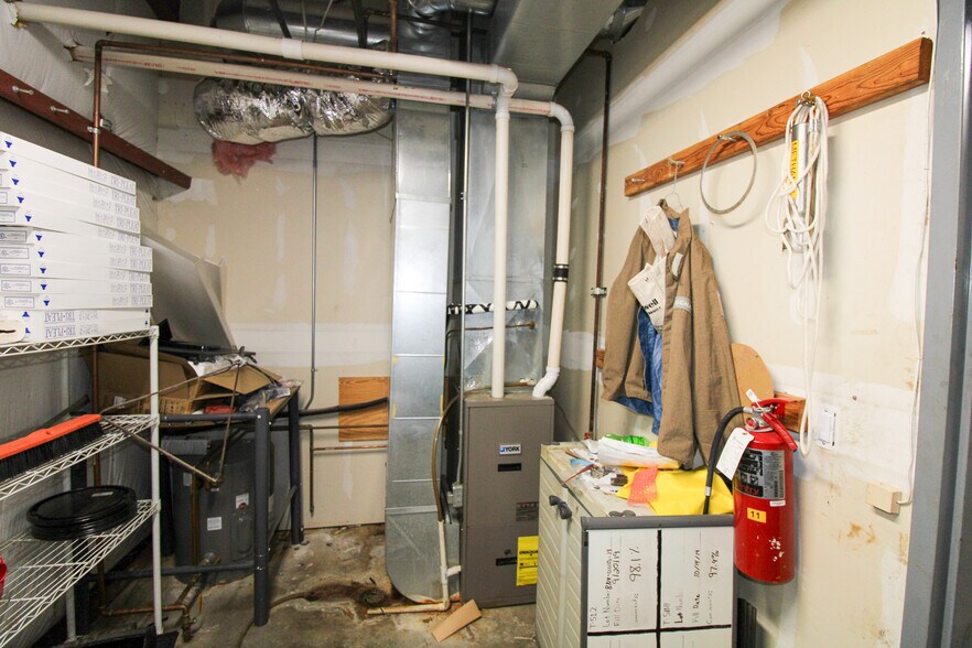 More Photos Of 5640 44th Ave S, Clinton Industrial For Sale