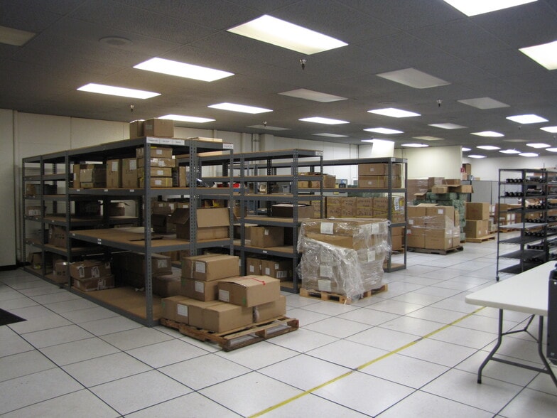 More Photos Of 828 Airport Blvd, Burlingame Research And Development For Lease