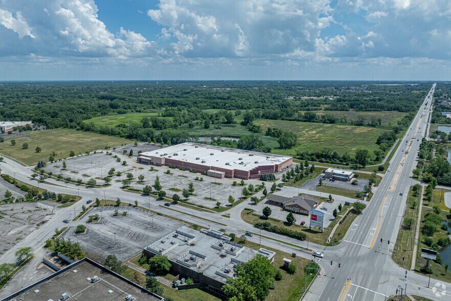 More Photos Of 4647 Lincoln Mall Dr, Matteson Freestanding For Sale