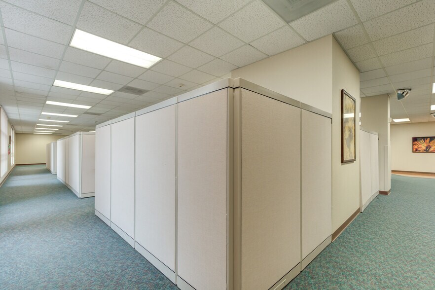 More Photos Of 3802-3806 Interstate 27, Lubbock Office For Sale