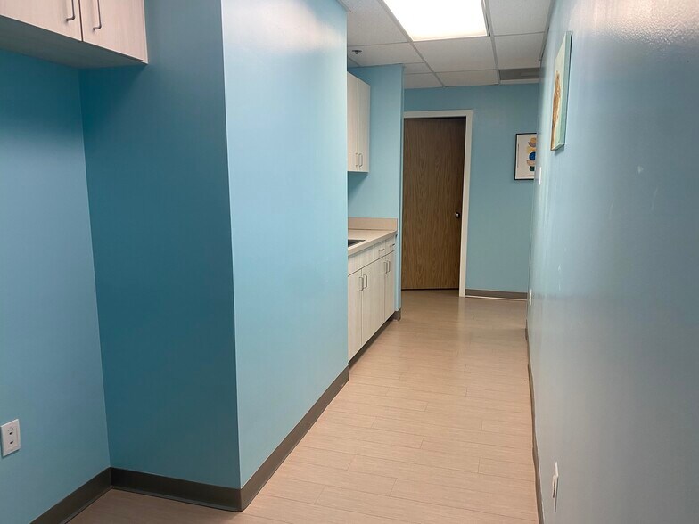 More Photos Of 1830 Town Center Dr, Reston Medical For Sale