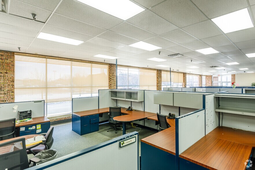 More Photos Of 35425 W Michigan Ave, Wayne Medical For Sale