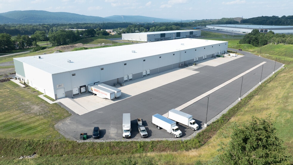 More Photos Of 137-147 Commonwealth Dr, Jenkins Distribution For Lease