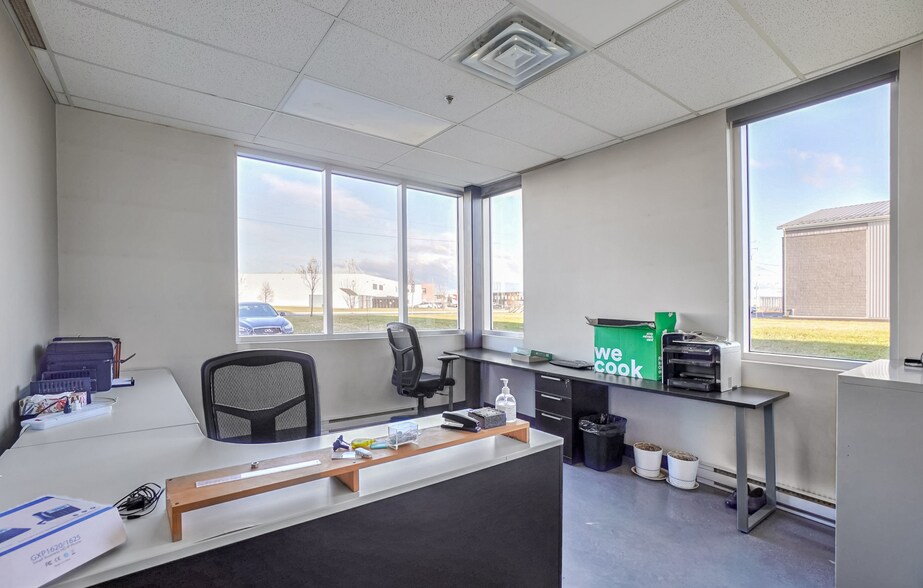 More Photos Of 1000 Rue Gaudette, Saint-jean-sur-richelieu Warehouse For Lease
