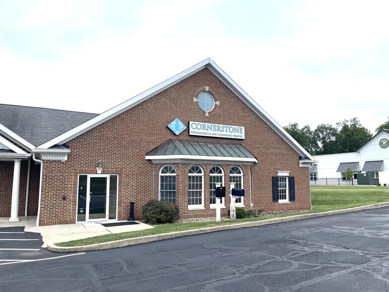 Primary Photo Of 4018 Medina Rd, Medina Office For Lease