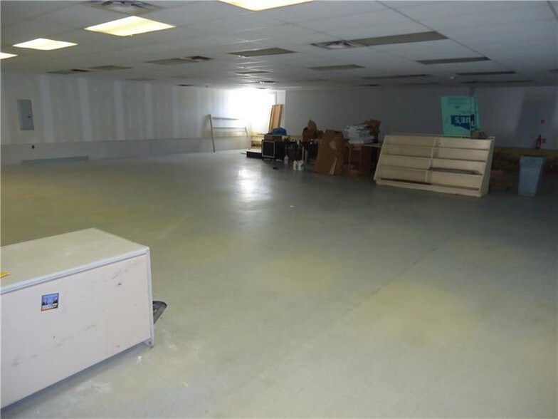 More Photos Of 852 Henderson Ave, Washington Office For Lease