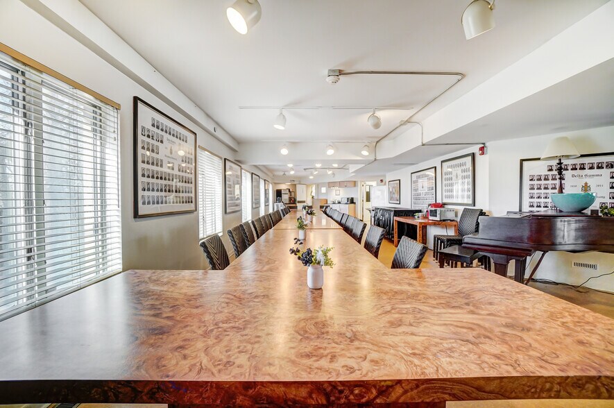 More Photos Of 501 N Wittenberg Ave, Springfield Sorority Fraternity House For Sale