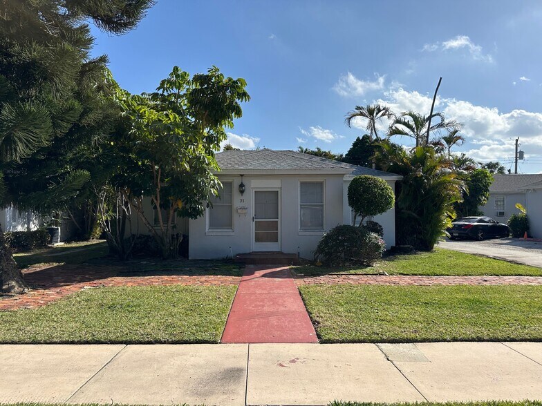 More Photos Of 200 Park Ave, West Palm Beach Apartments For Sale