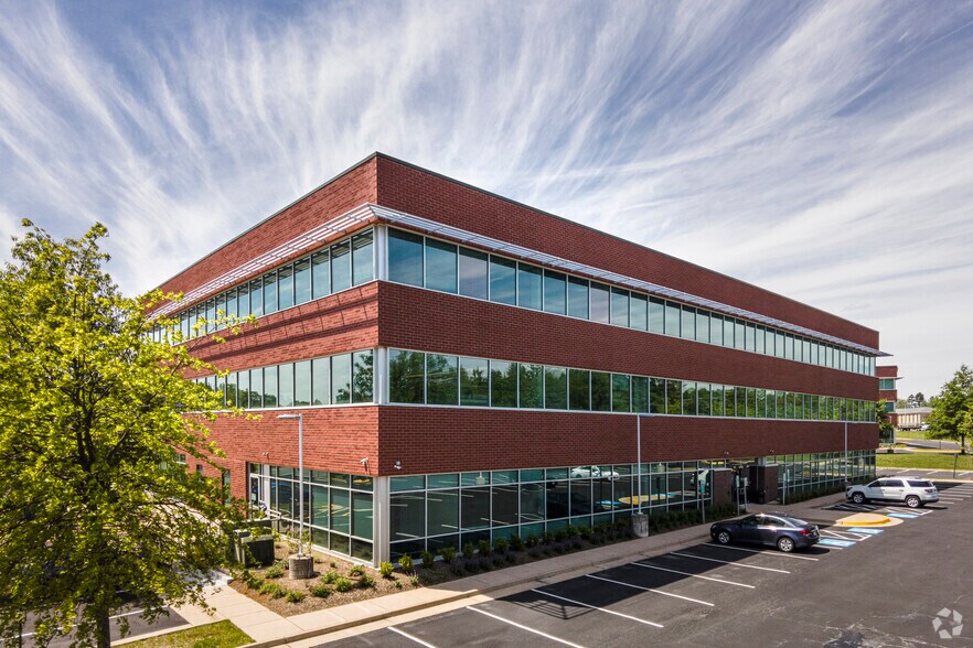 More Photos Of 3800 Fettler Park Dr, Dumfries Office For Lease