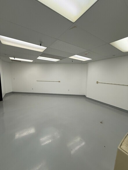 More Photos Of 7901 Vickers St, San Diego Medical For Sale