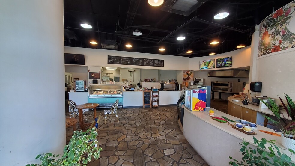 More Photos Of 2155 kalakaua Ave, Honolulu Office For Lease