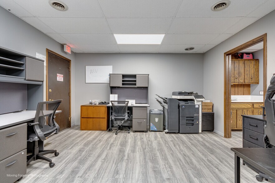 More Photos Of 2535 Bernice Rd, Lansing Warehouse For Sale