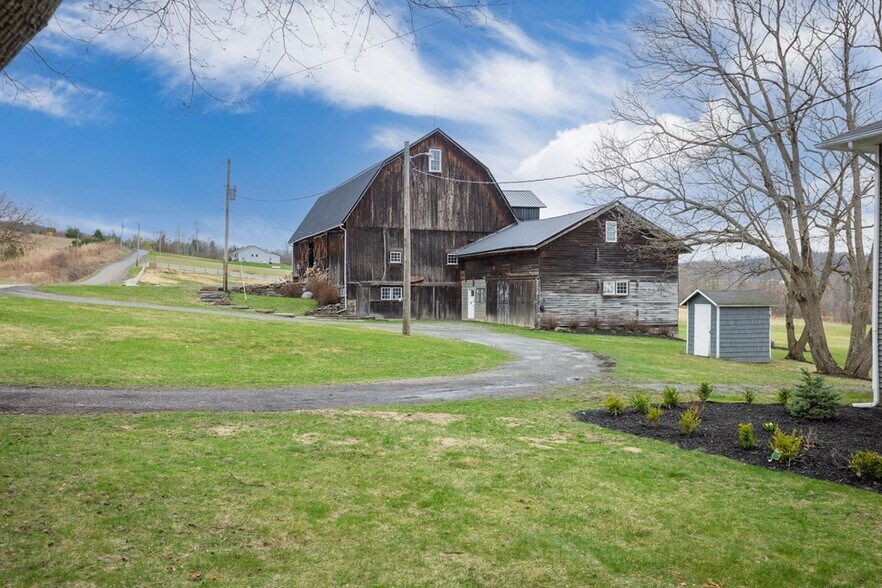 More Photos Of 211 Hanks Rd, Troy Hospitality For Sale