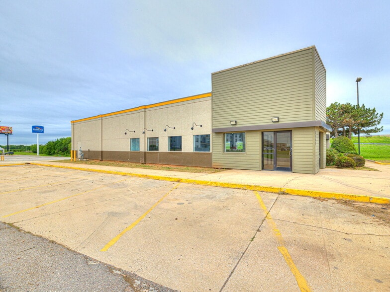 More Photos Of 4903 N Harrison St, Shawnee Restaurant For Sale