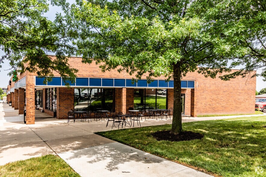 More Photos Of 11705-11849 College Blvd, Overland Park Unknown For Lease