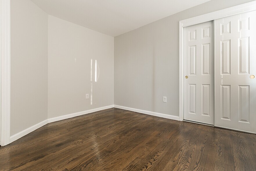More Photos Of 16 Weldon St, Jersey City Multifamily For Sale